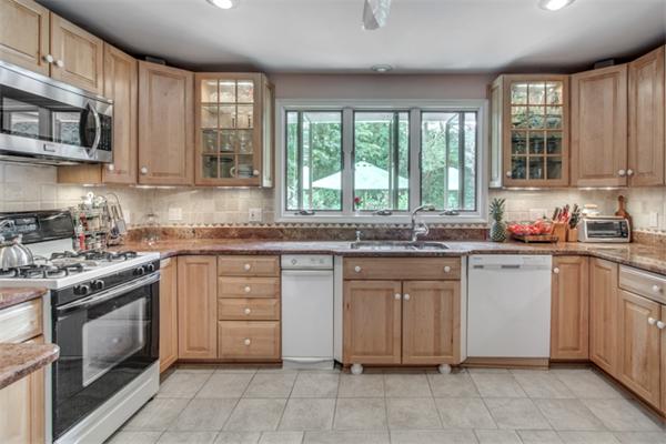 43 Woodbridge Road North Andover, MA 01845 - Photo 10 of 29 Gallery Image 10