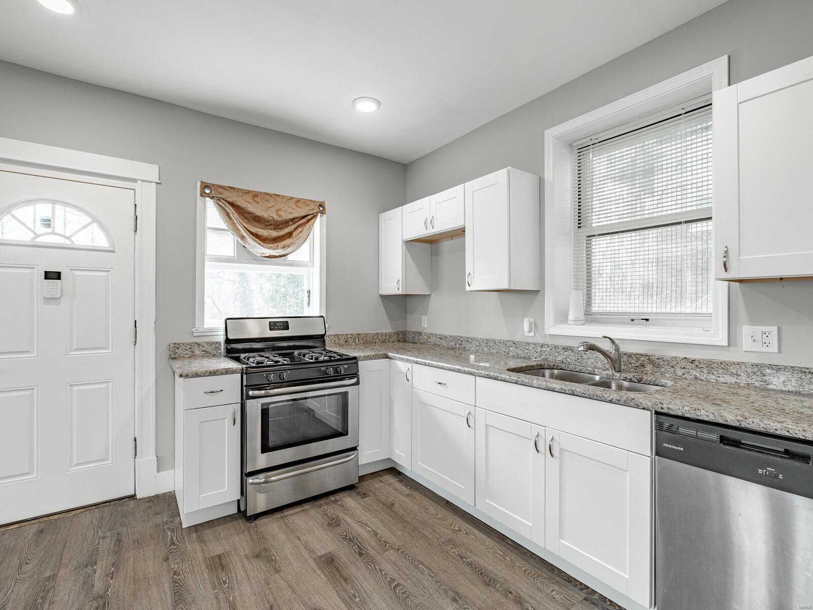 716 Carson Road St. Louis, MO 63135 - Photo 3 of 23 Gallery Image 3