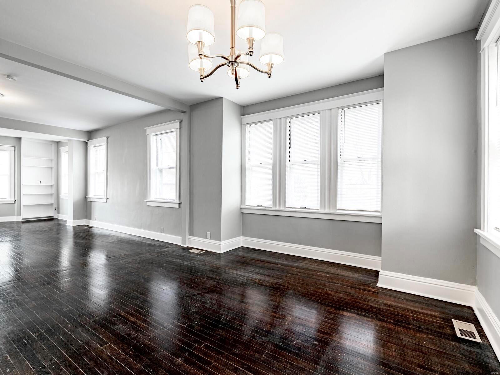 716 Carson Road St. Louis, MO 63135 - Photo 6 of 23 Gallery Image 6