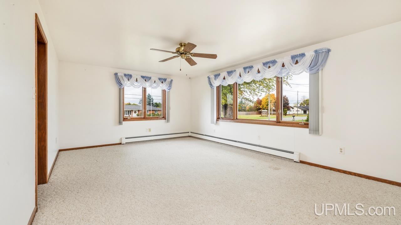 3949 20th Road Gladstone, MI 49837 - Photo 14 of 31
