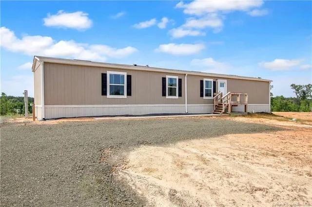 $234,000 | 49 Mo Po Lane, Florien, LA 71429