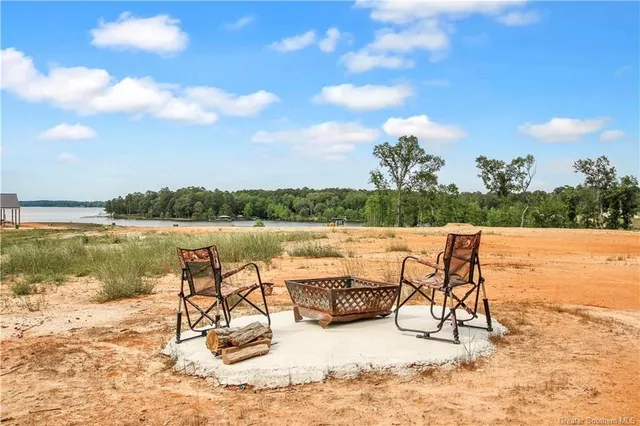 $234,000 | 49 Mo Po Lane, Florien, LA 71429