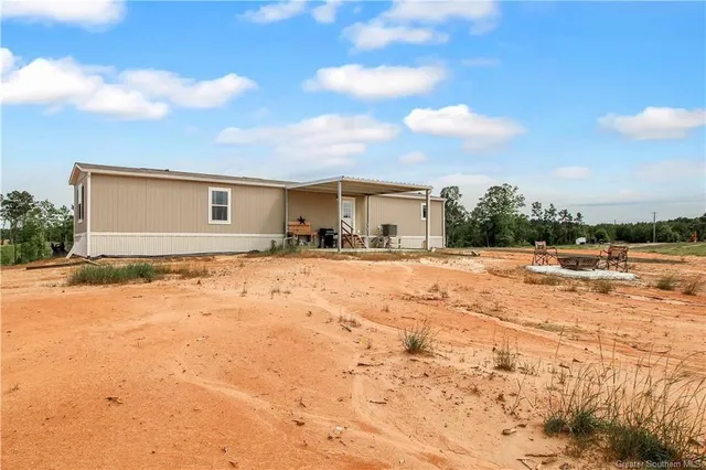 $234,000 | 49 Mo Po Lane, Florien, LA 71429