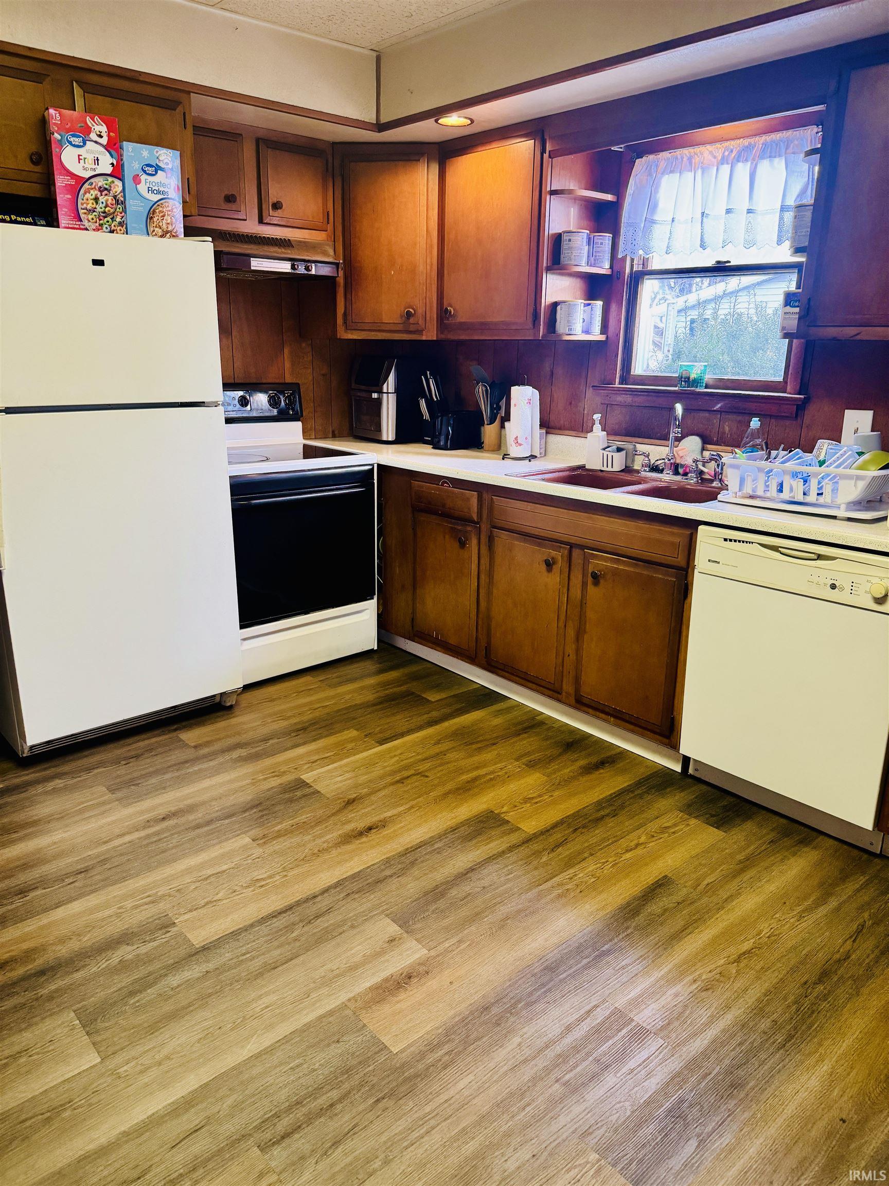 1409 East Center Street Warsaw, IN 46580 - Photo 15 of 22