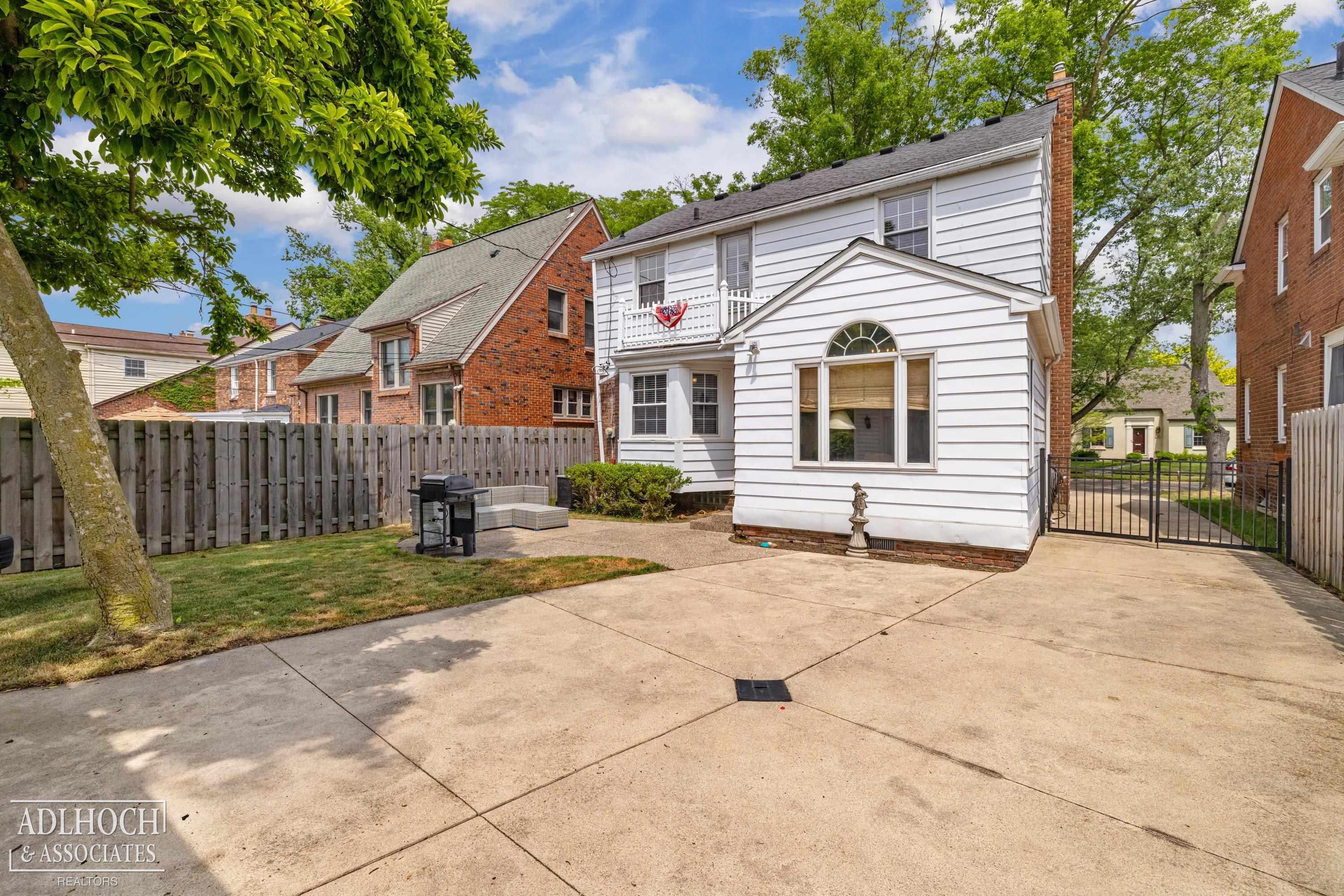 423 Moran Road Grosse Pointe, MI 48236 - Photo 18 of 23 Gallery Image 18