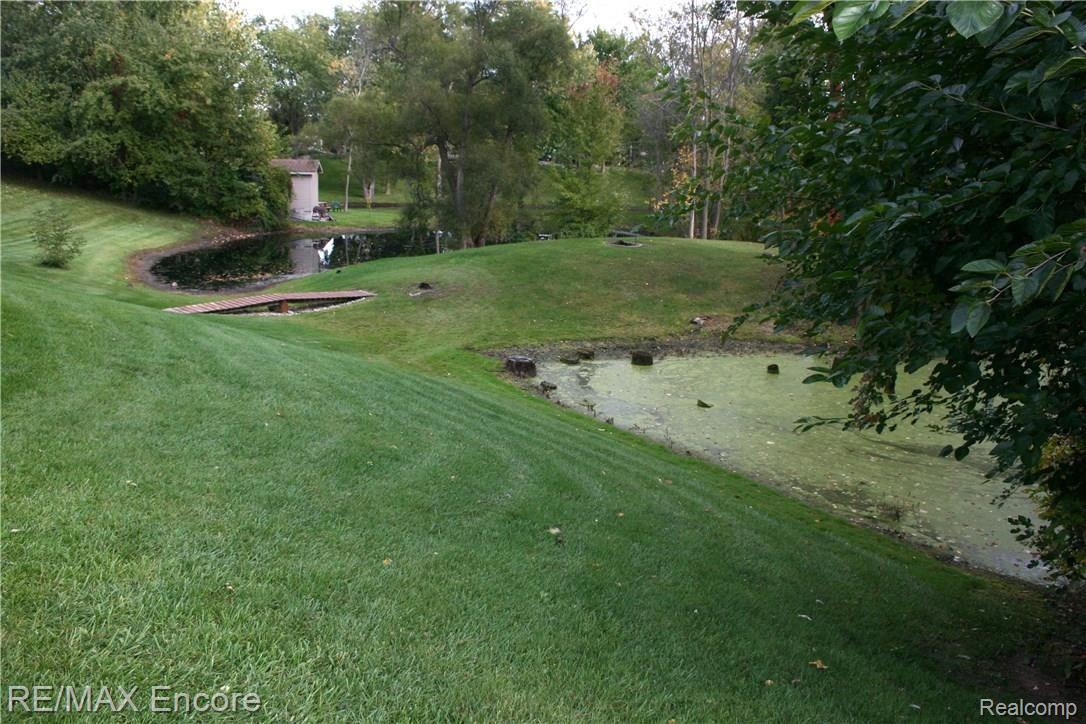 8657 Miller Road Clarkston, MI 48348 - Photo 42 of 44 IMG_2162.JPG