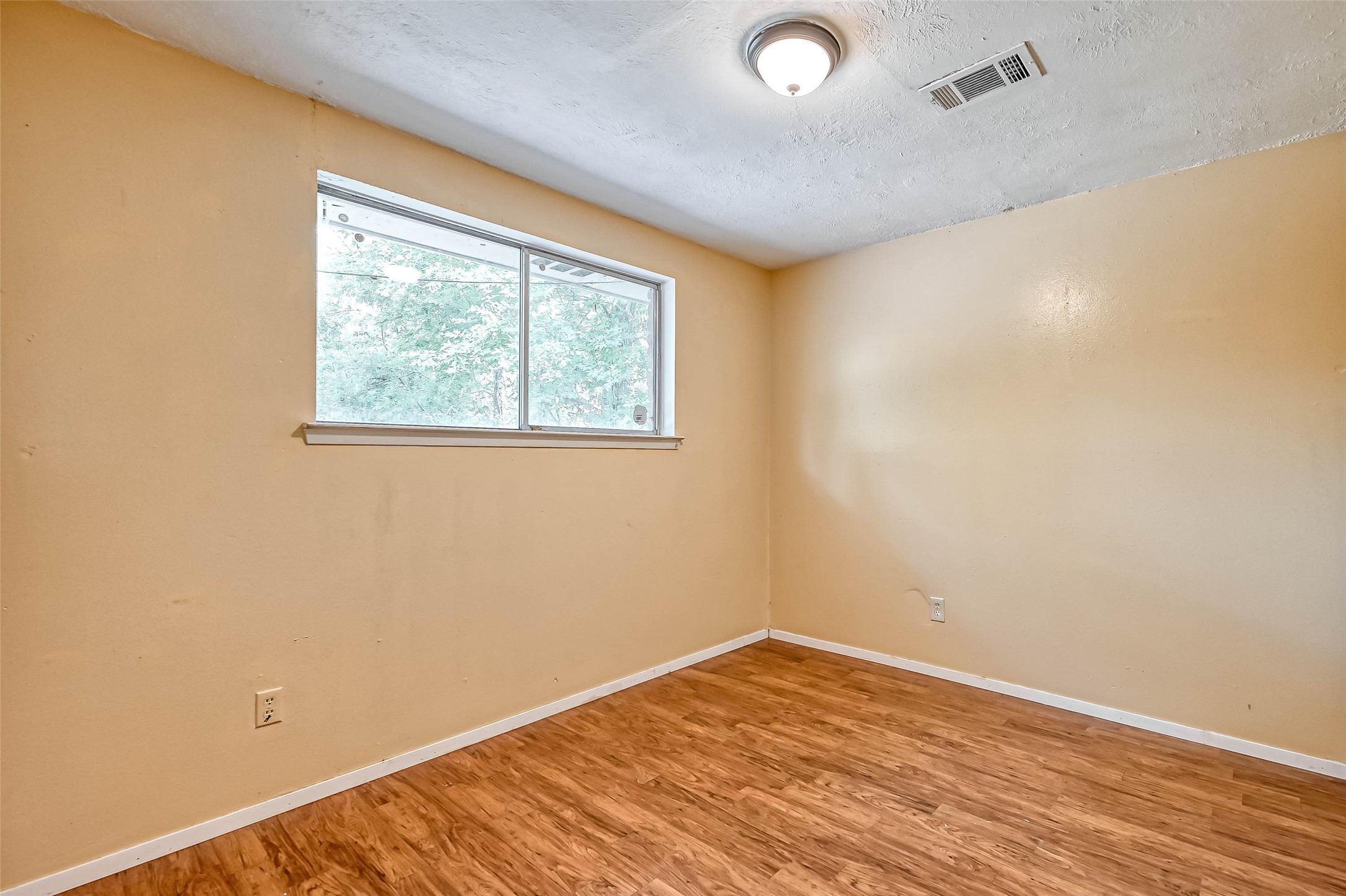 14427 Campden Hill Road Houston, TX 77045 - Photo 11 of 12