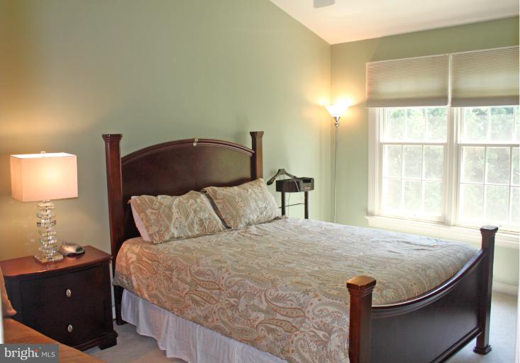 Bedroom (Master)