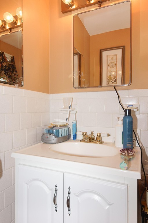 51 Joyce Road Framingham, MA 01701 - Photo 14 of 26