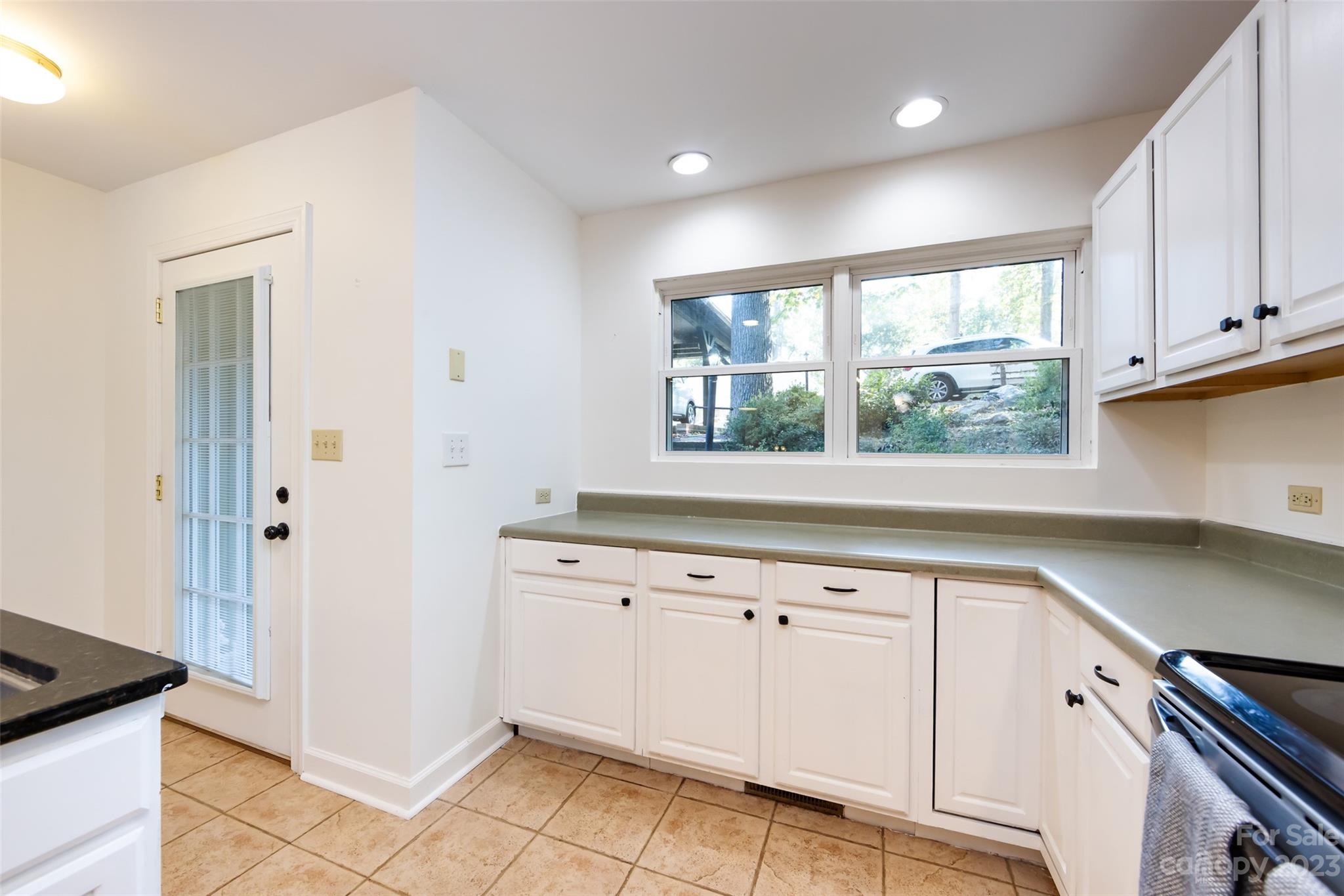 5136 Bright Road Charlotte, NC 28214 - Photo 10 of 45 Gallery Image 10