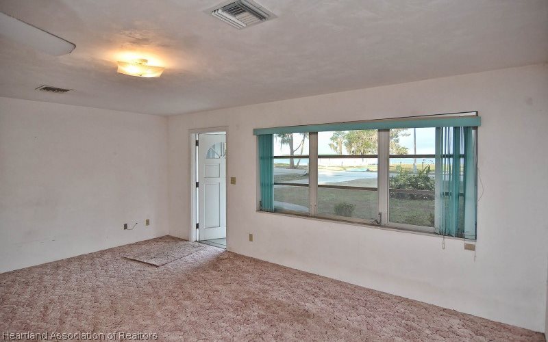 305 Cloverleaf Road, Unit 305 Lake Placid, FL 33852 - Photo 3 of 23 Gallery Image 3
