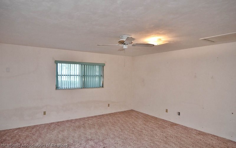 305 Cloverleaf Road, Unit 305 Lake Placid, FL 33852 - Photo 6 of 23 Gallery Image 6