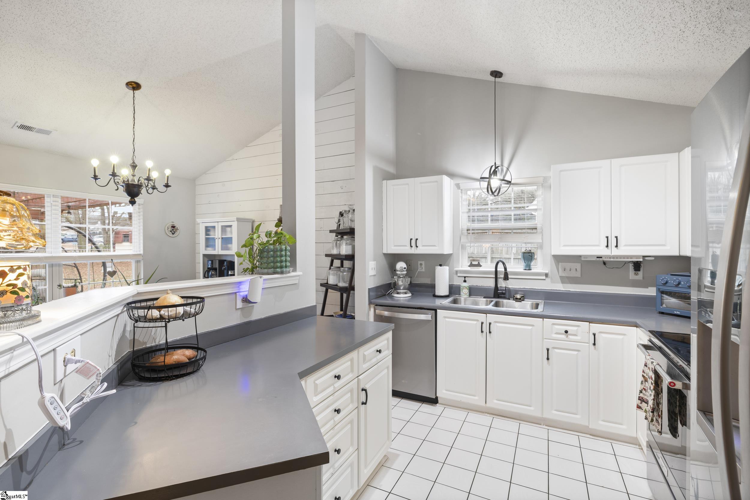 331 South Sandy Brook Way Simpsonville, SC 29680 - Photo 11 of 25