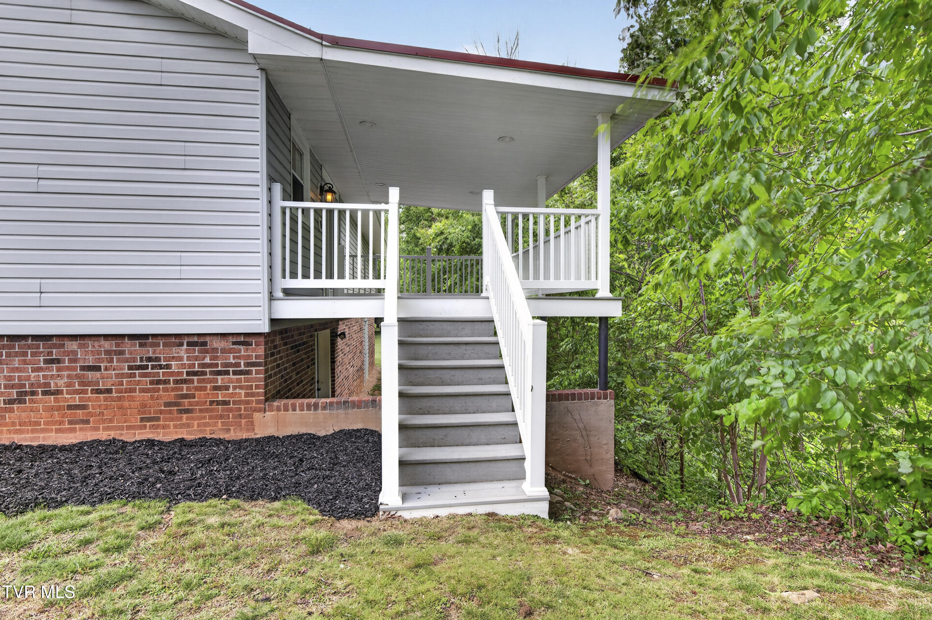 142 Backer Lane Damascus, VA 24236 - Photo 55 of 67 142-Backer-Ln-Damascus-VA Cynthia-Routon