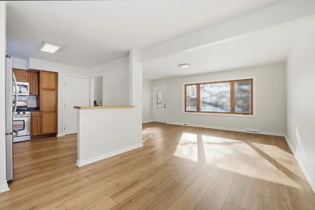 $349,000 | 920 Gerald Avenue, South Elgin, IL 60177