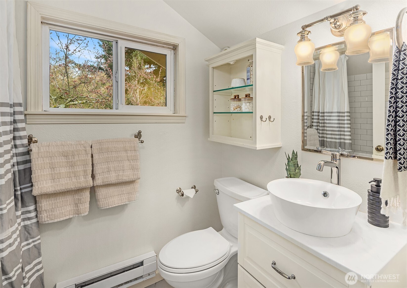 749 North 96th Street Seattle, WA 98103 - Photo 23 of 39