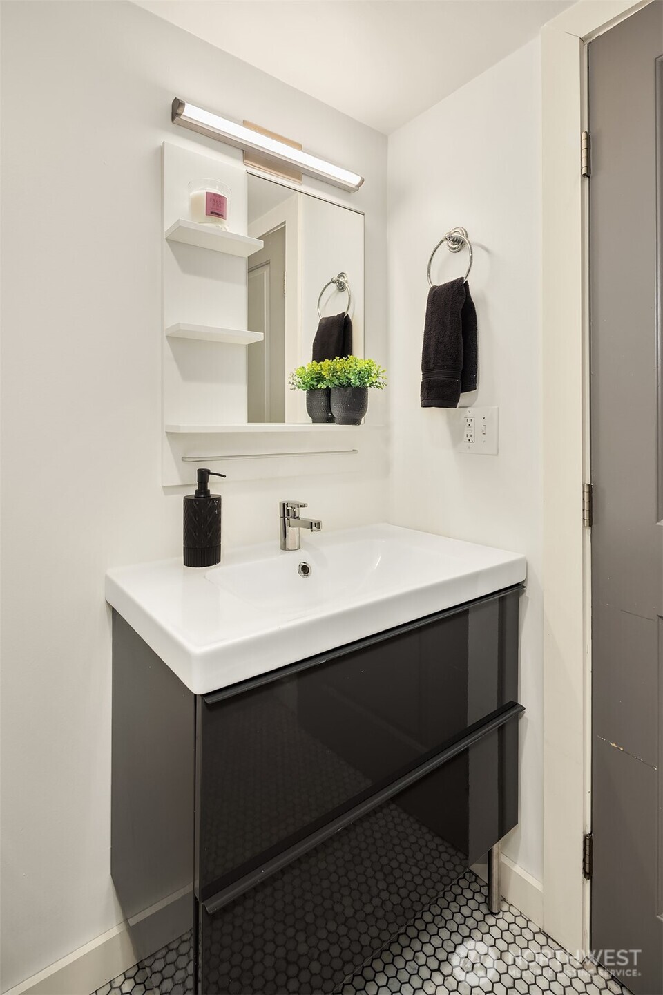 749 North 96th Street Seattle, WA 98103 - Photo 29 of 39