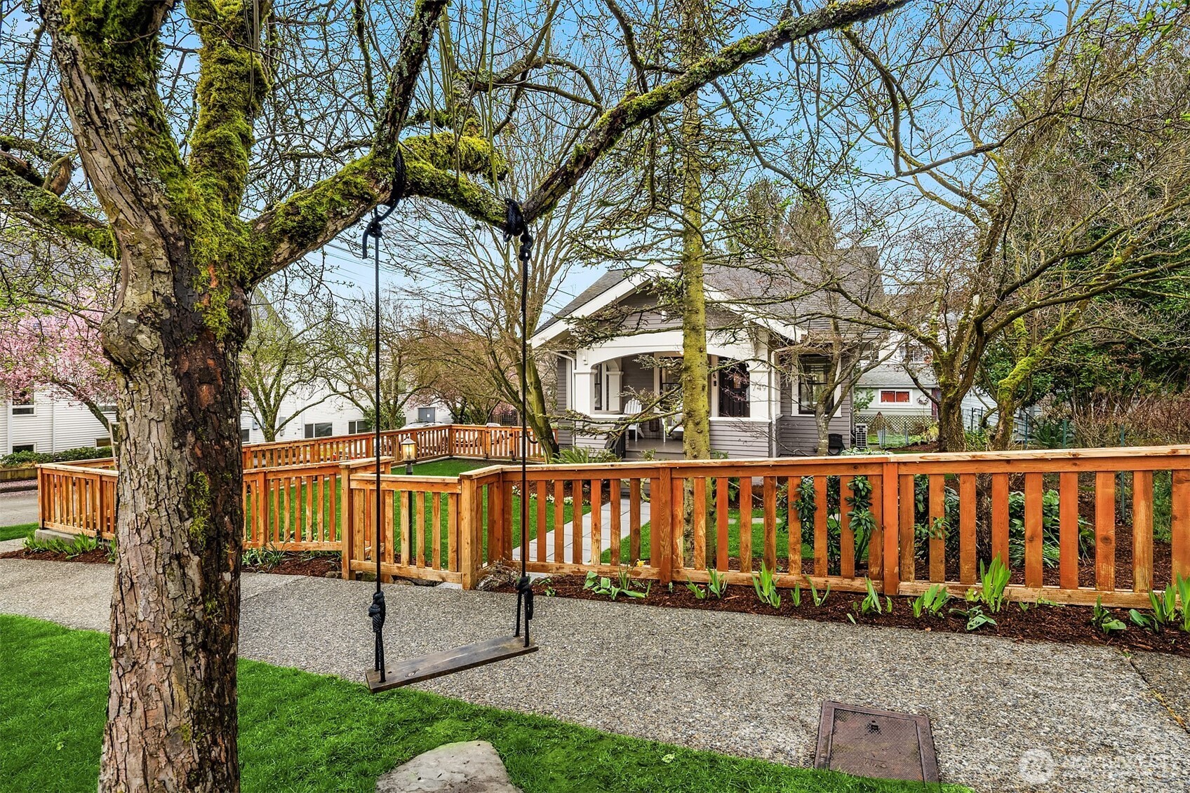 749 North 96th Street Seattle, WA 98103 - Photo 35 of 39