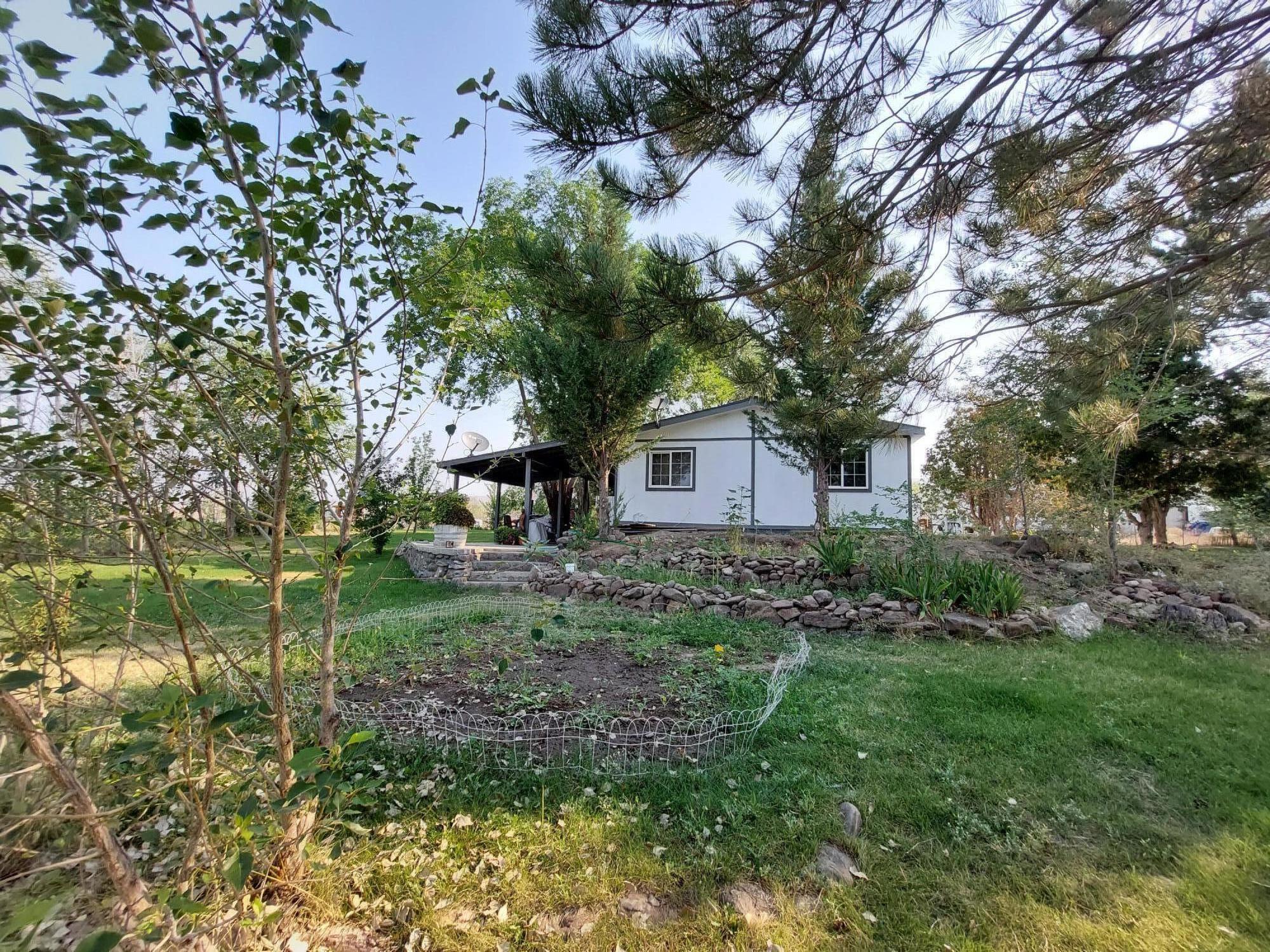210 Hull Road Selah, WA 98942 - Photo 3 of 13 20210804_084554