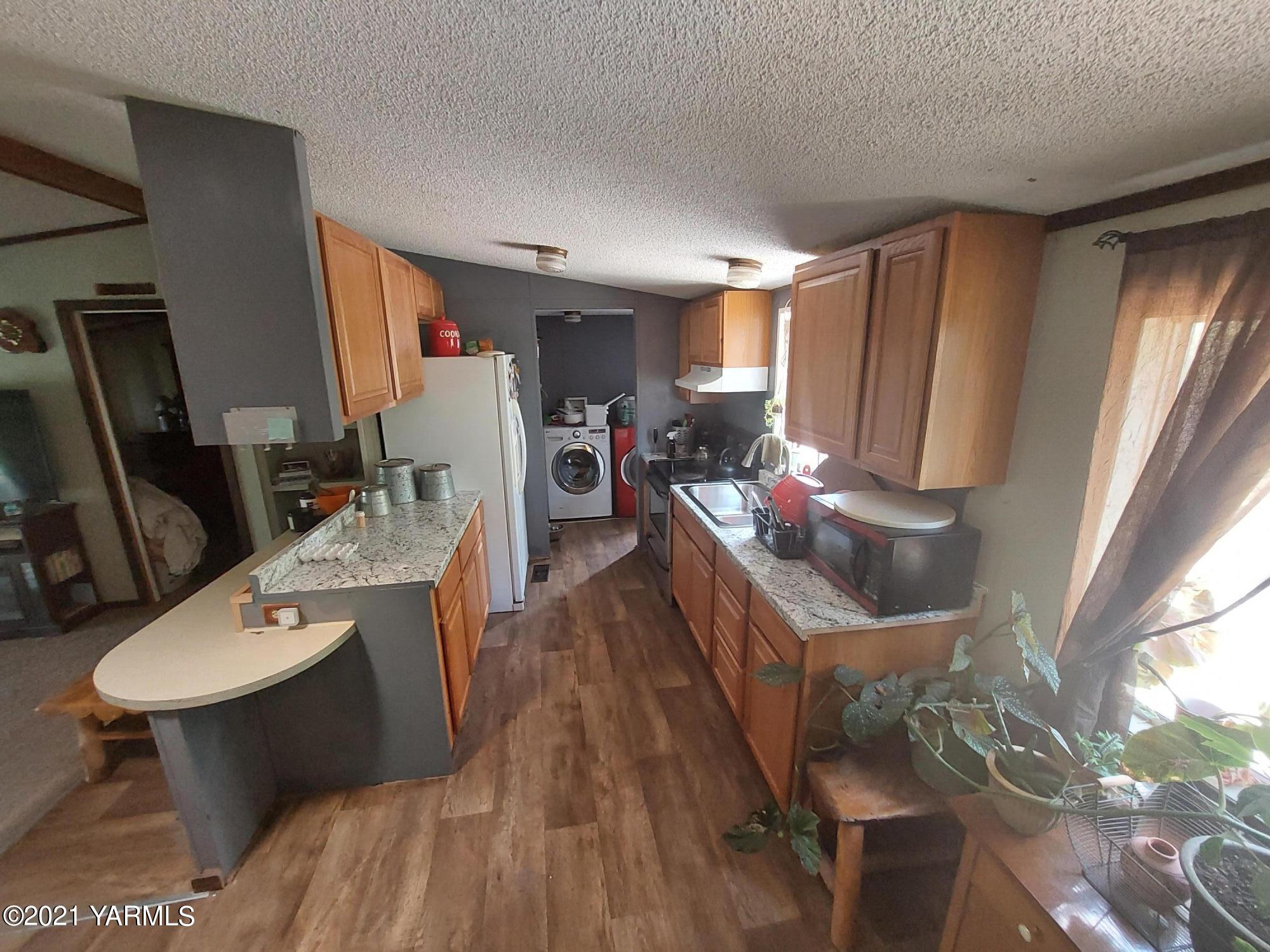 210 Hull Road Selah, WA 98942 - Photo 6 of 13 20210806_152354