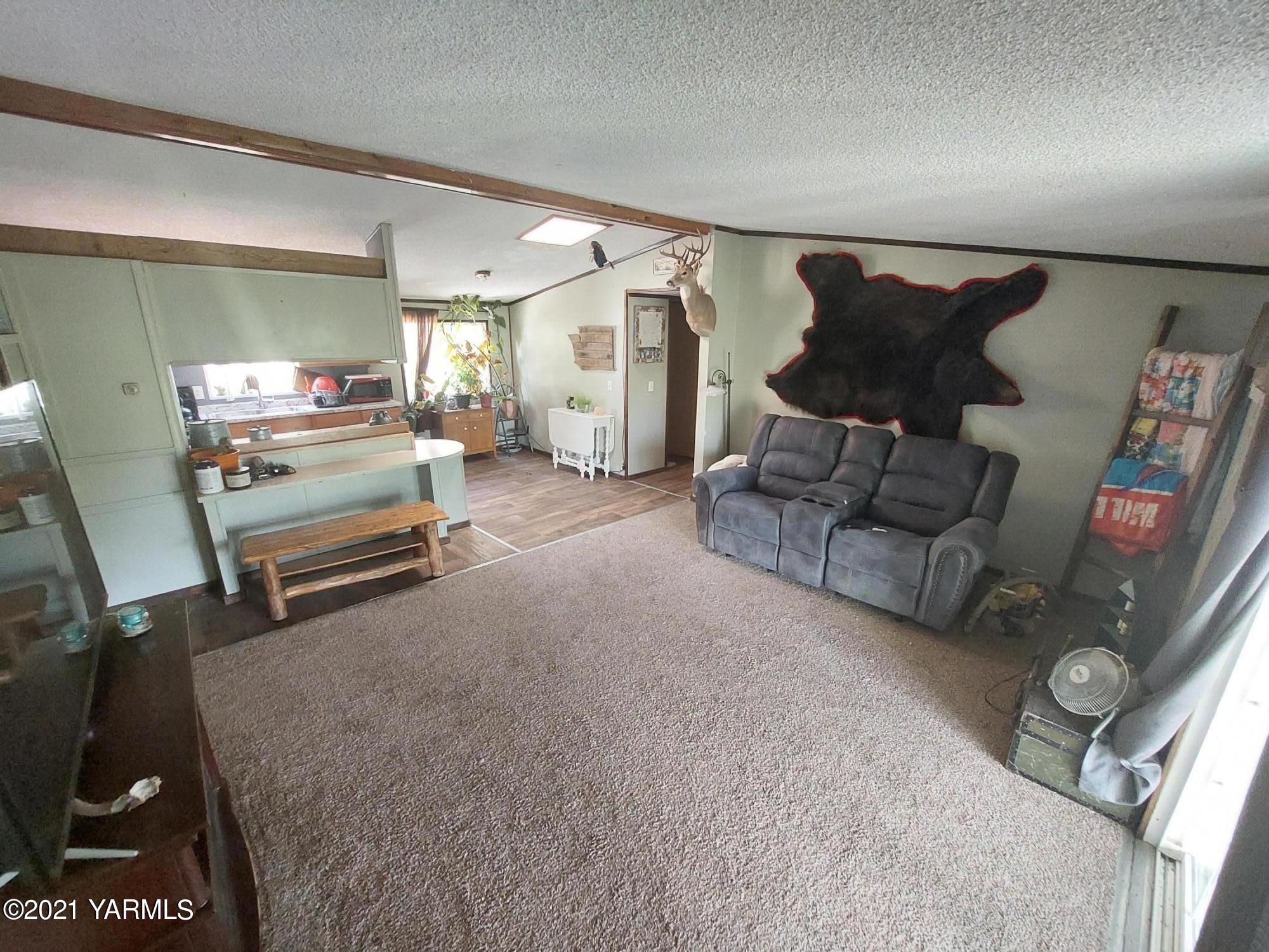 210 Hull Road Selah, WA 98942 - Photo 7 of 13 20210806_152244