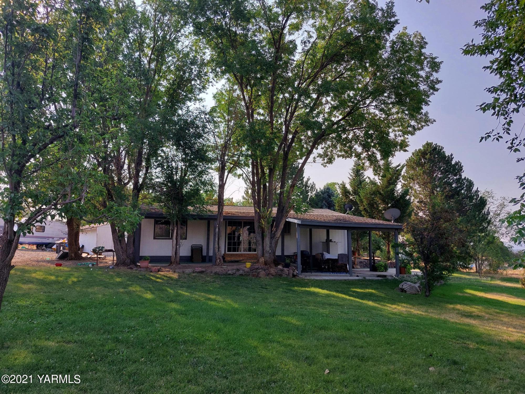 210 Hull Road Selah, WA 98942 - Photo 8 of 13 20210804_084732