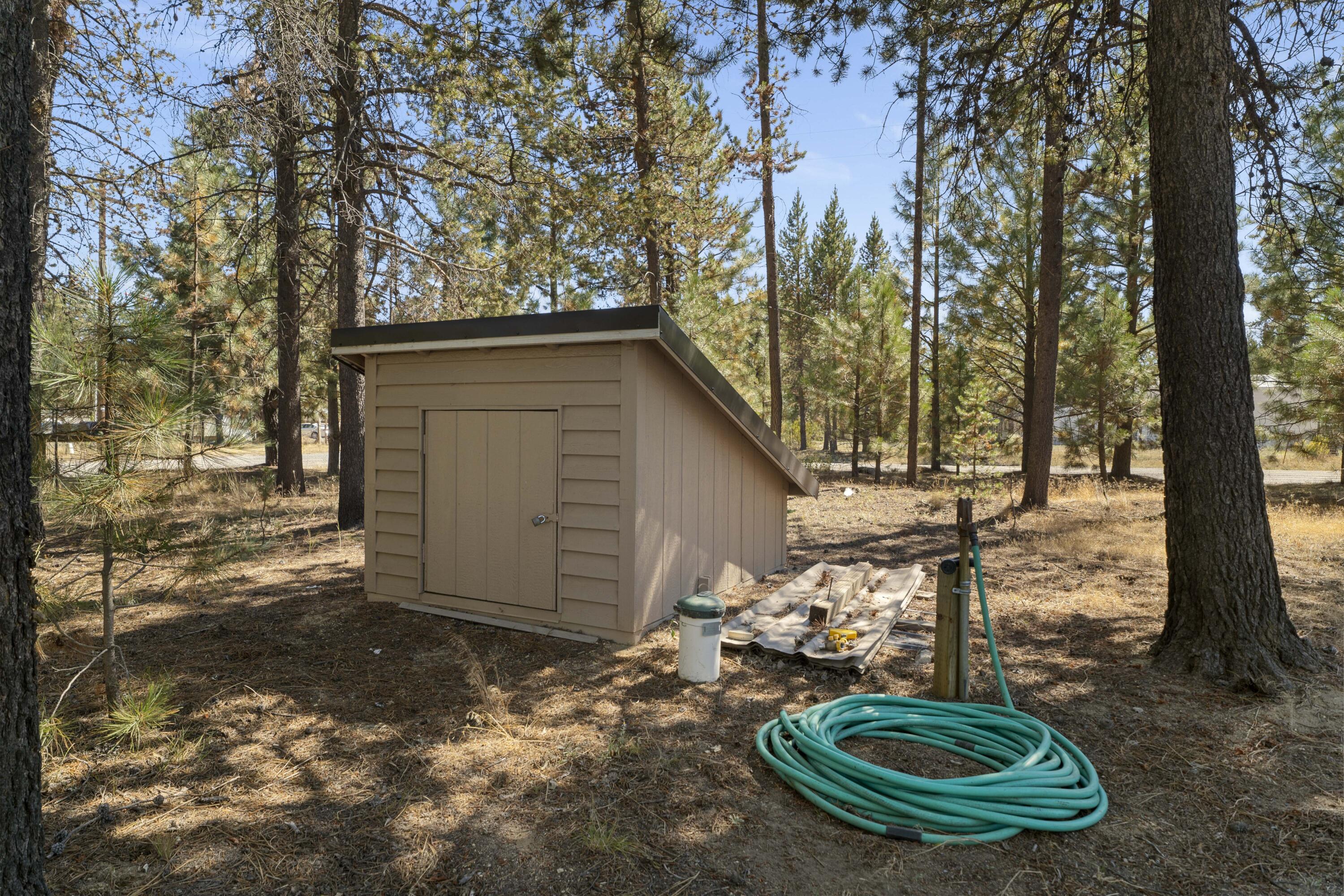 51445 Ash Road La Pine, OR 97739 - Photo 34 of 50 pump house