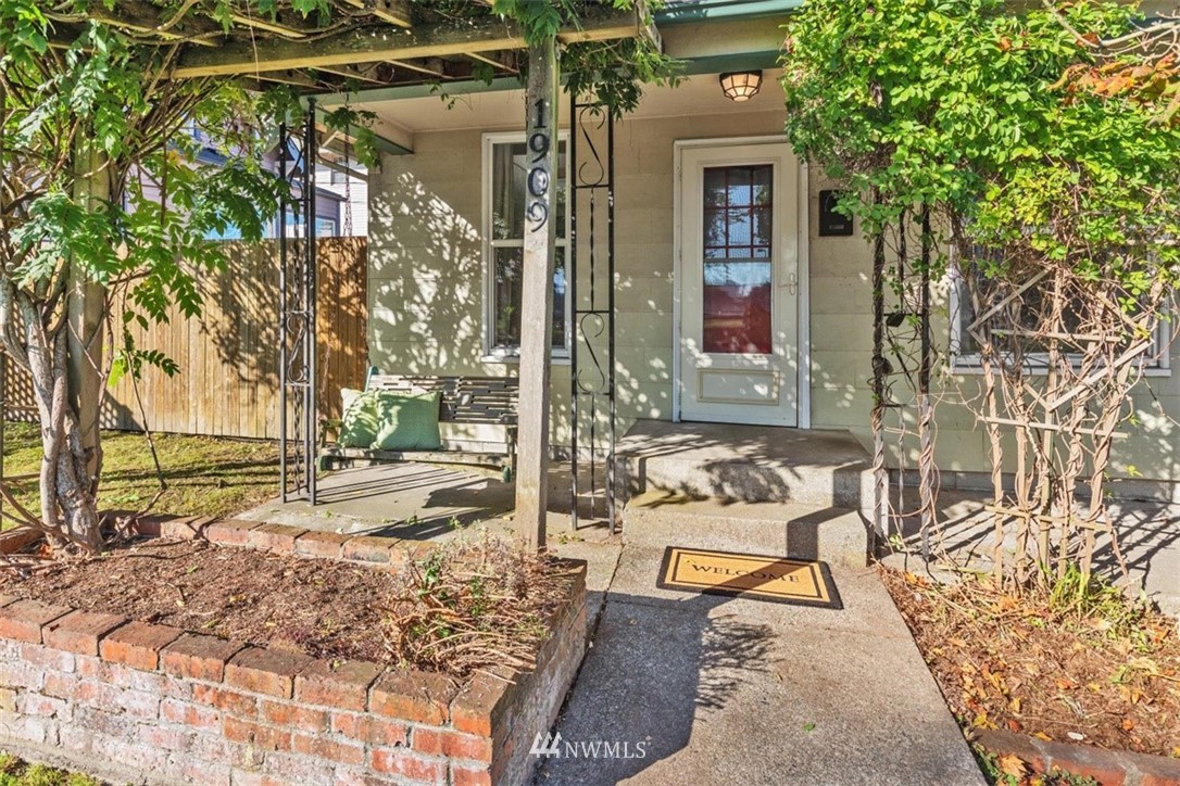 1909 24th Street Everett, WA 98201 - Photo 4 of 40