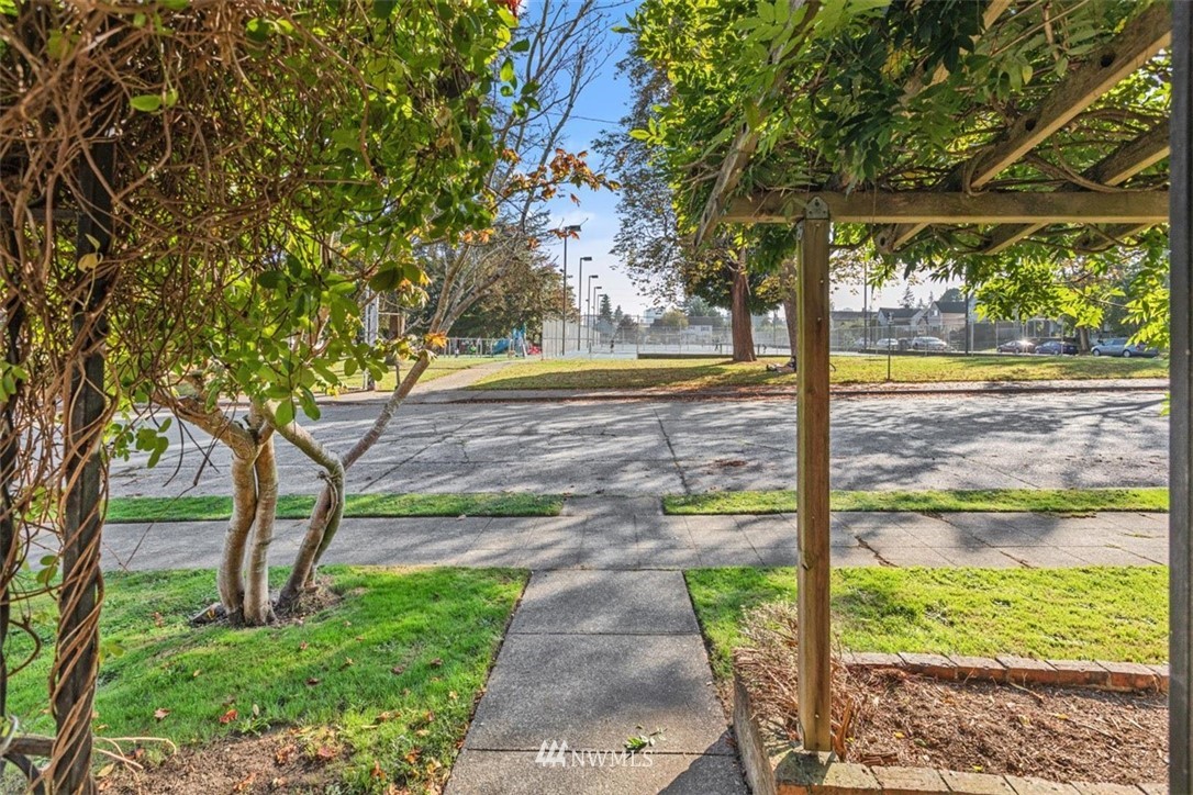 1909 24th Street Everett, WA 98201 - Photo 5 of 40