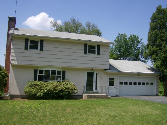618 East New Lenox Road Pittsfield, MA 01201 - Photo 1 of 11 Front