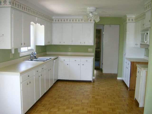 618 East New Lenox Road Pittsfield, MA 01201 - Photo 2 of 11 Kitchen