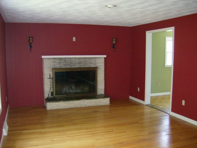 618 East New Lenox Road Pittsfield, MA 01201 - Photo 5 of 11 Living Room