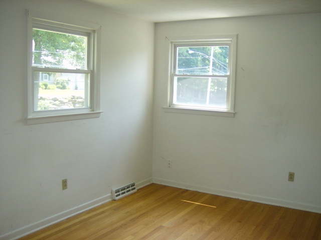 618 East New Lenox Road Pittsfield, MA 01201 - Photo 8 of 11 Bedroom 2