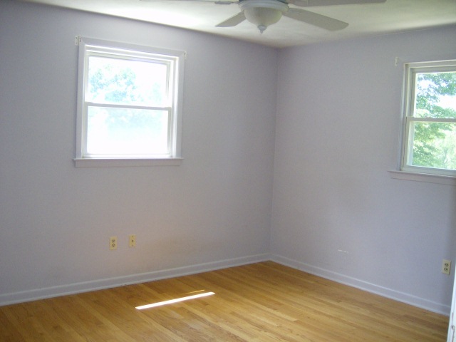 618 East New Lenox Road Pittsfield, MA 01201 - Photo 9 of 11 Bedroom 3