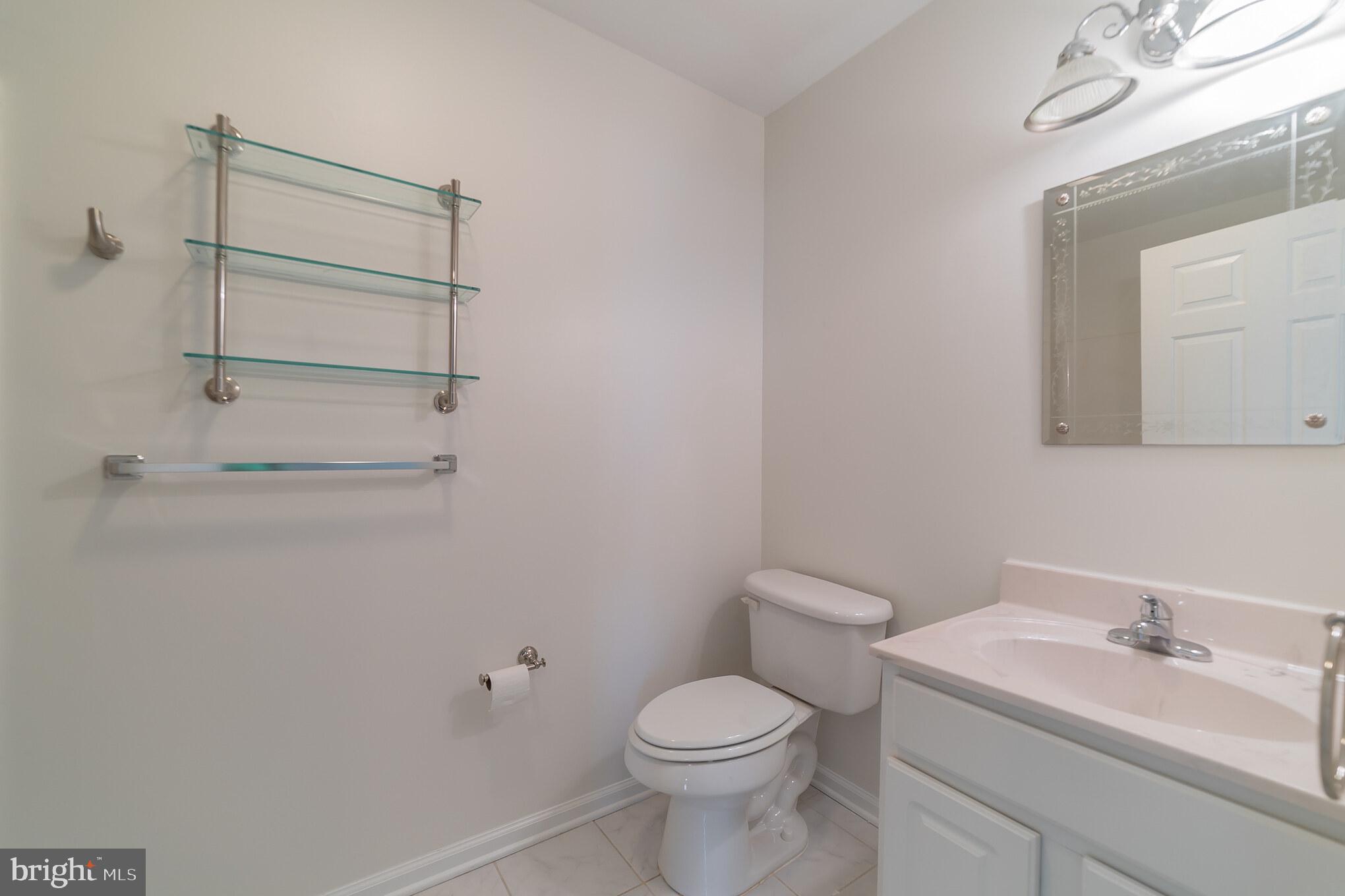9116 Cuckold Point Road Baltimore, MD 21219 - Photo 15 of 40