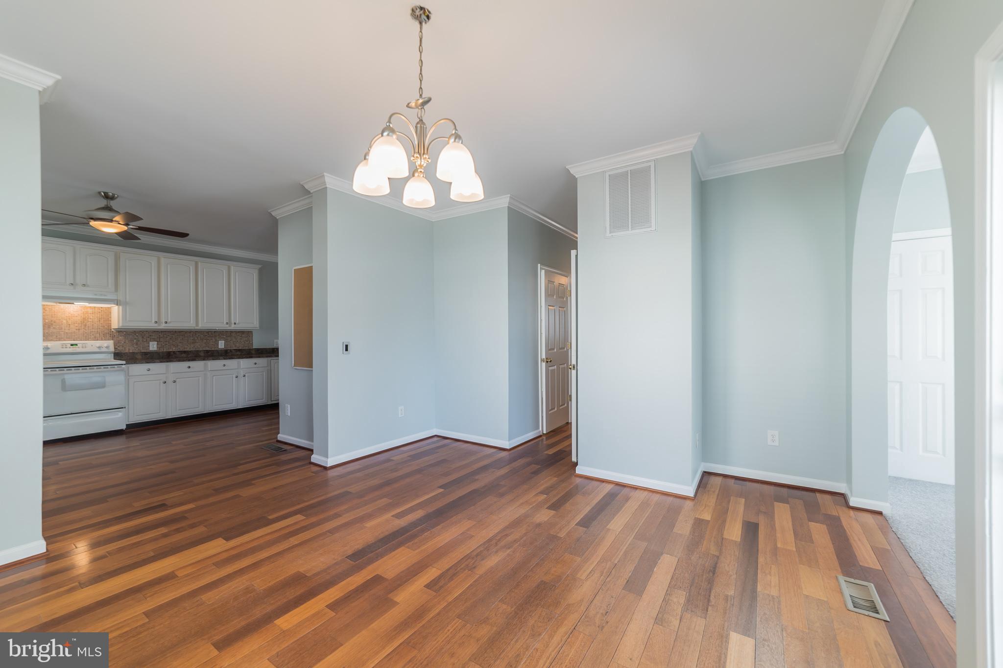 9116 Cuckold Point Road Baltimore, MD 21219 - Photo 5 of 40