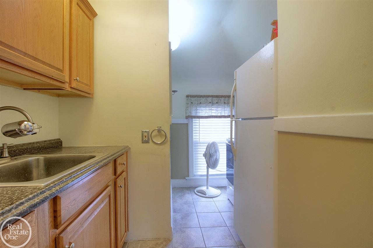 832 Trombley Road Grosse Pointe, MI 48230 - Photo 48 of 52 31360773-47.JPG