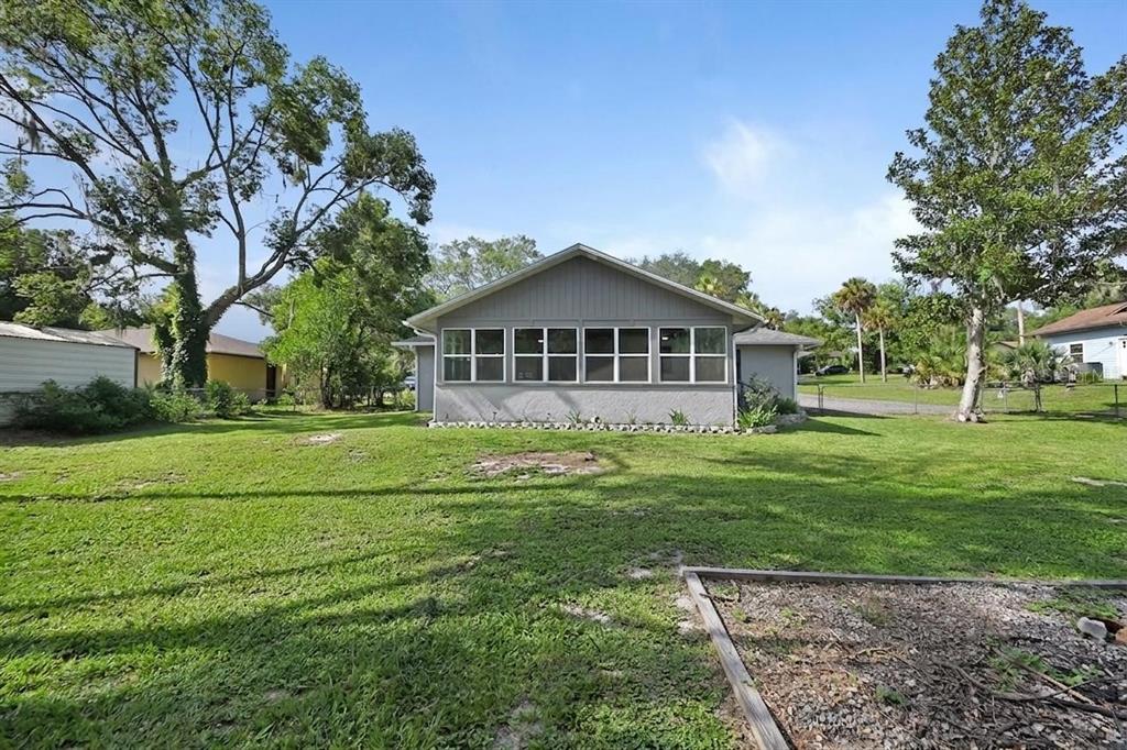 235 West Retta Street De Leon Springs, FL 32130 - Photo 7 of 32