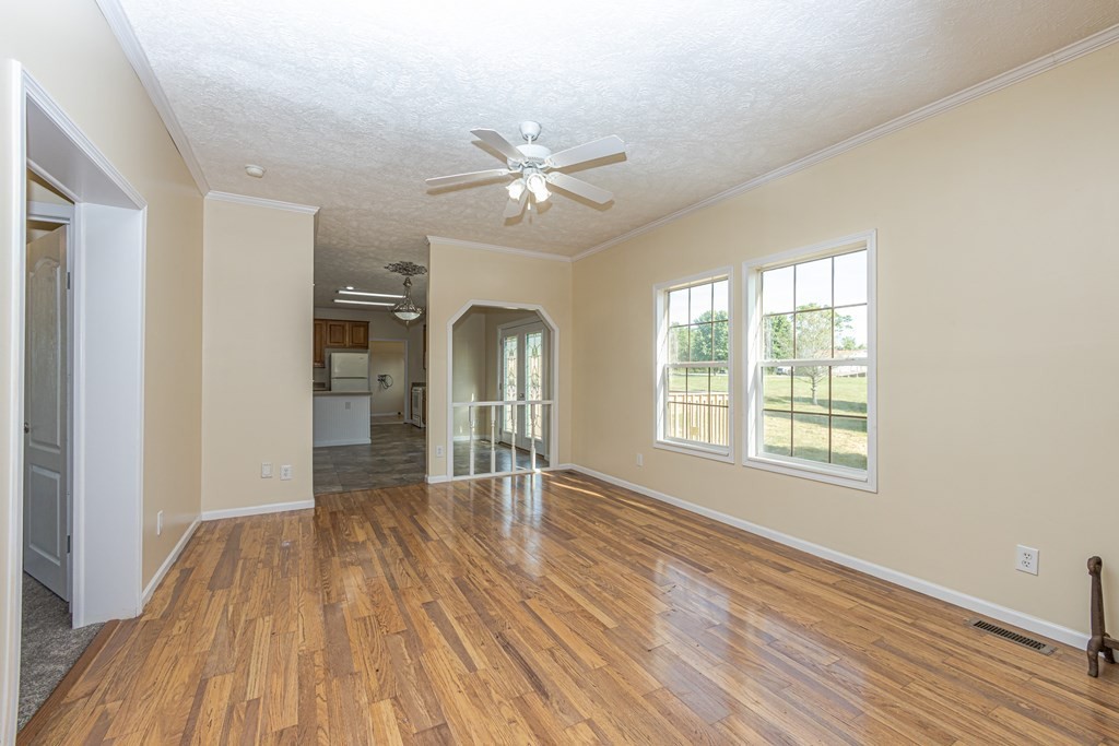 150 Camp Road Sweetwater, TN 37874 - Photo 6 of 33 Gallery Image 6