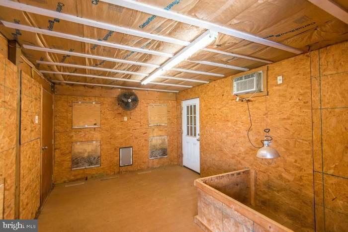 5426 Leeds Manor Road Hume, VA 22639 - Photo 31 of 33 Dog Kennel