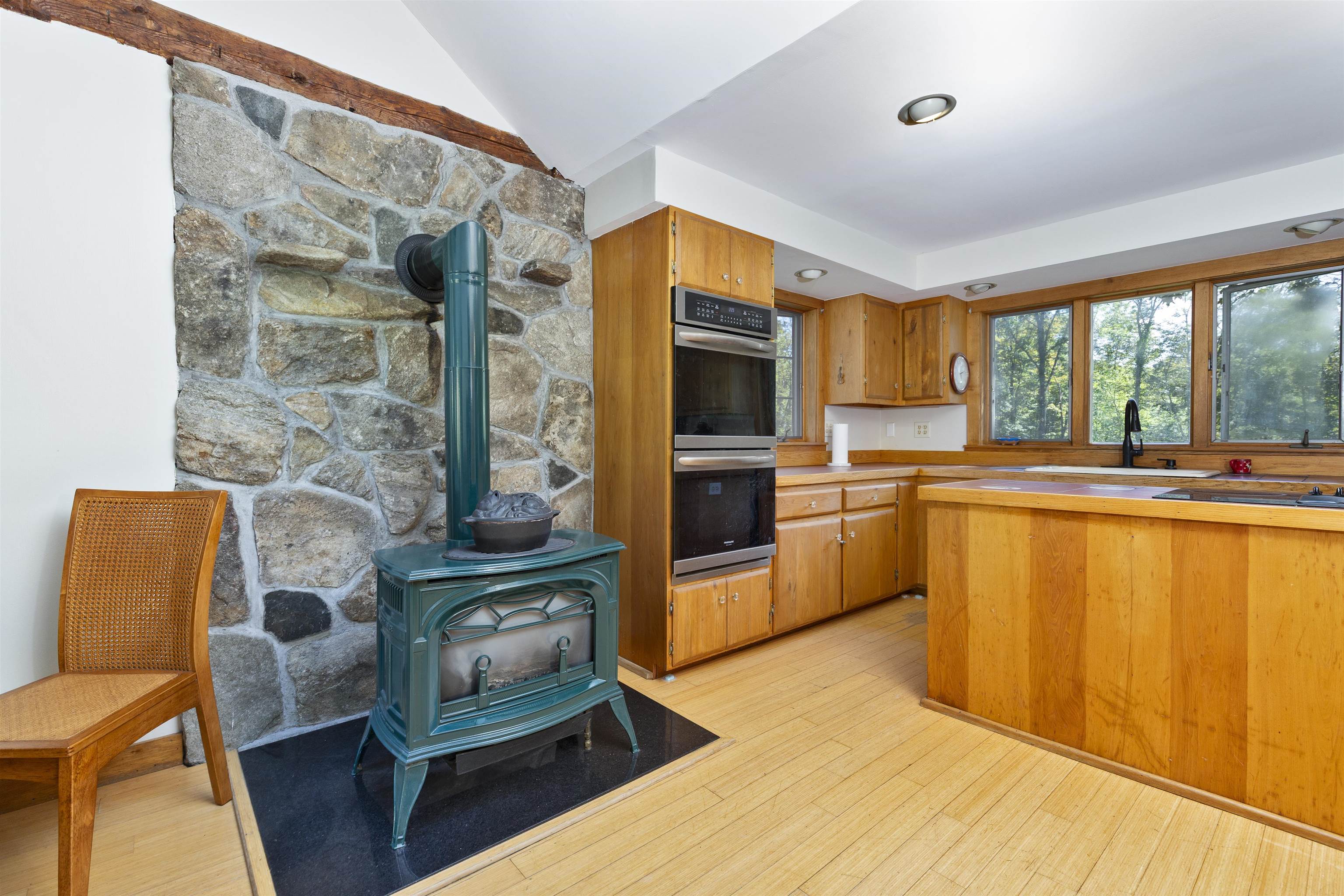 46 Runnals Road Hartford, VT 05001 - Photo 10 of 37