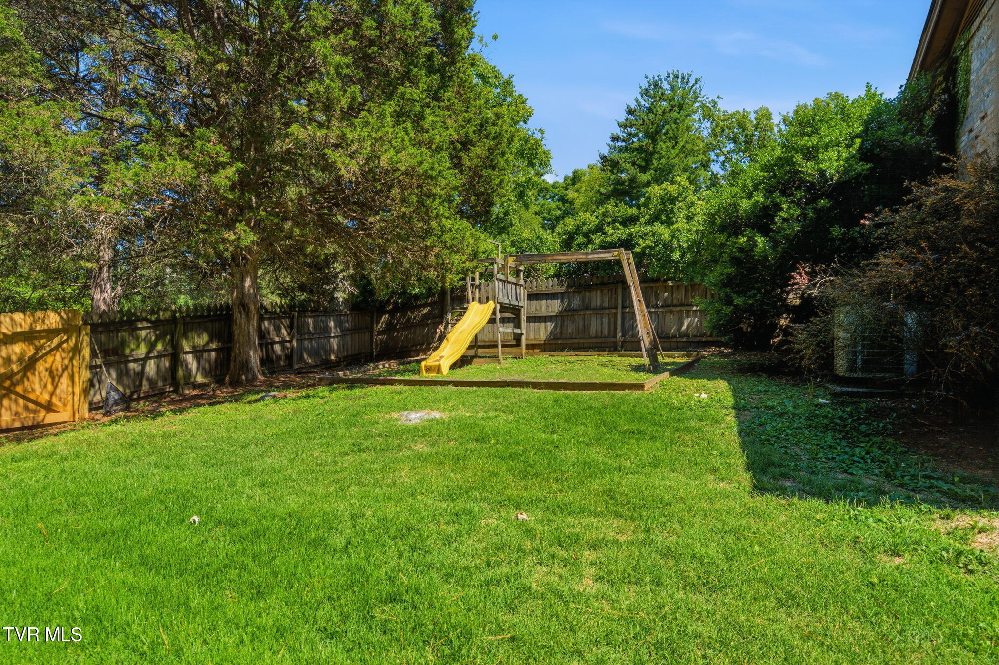 700 Rambling Road Johnson City, TN 37604 - Photo 34 of 36 22-web-or-mls-036_DSC08776