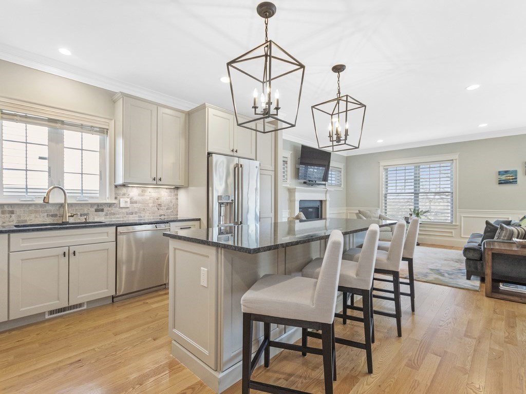 315 Prospect Hill Road Waltham, MA 02451 - Photo 3 of 34 Gallery Image 3