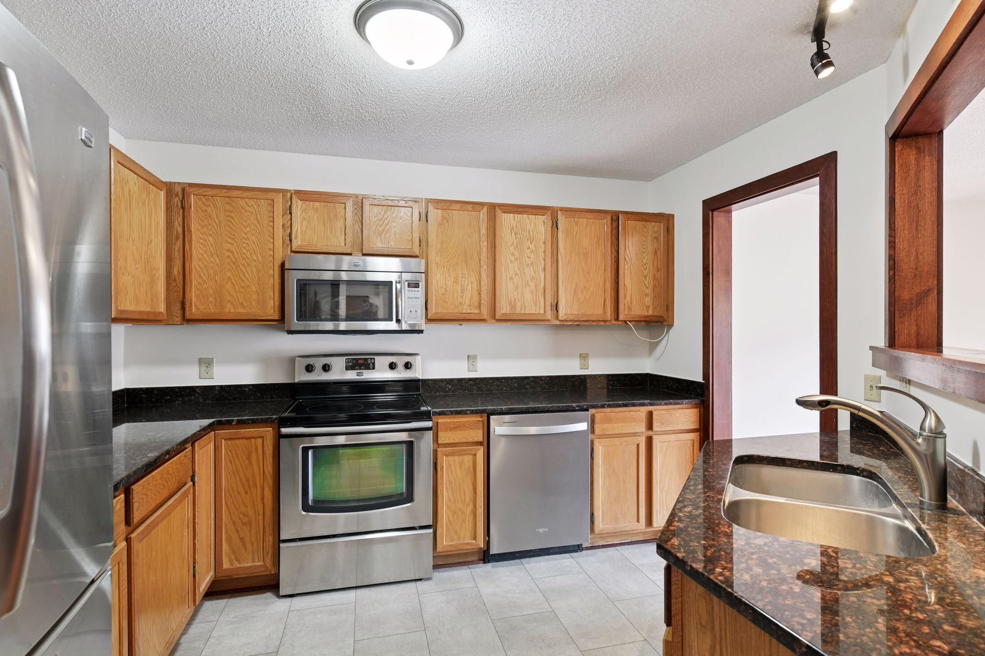 7641 Nicholas Way Chanhassen, MN 55317 - Photo 18 of 68