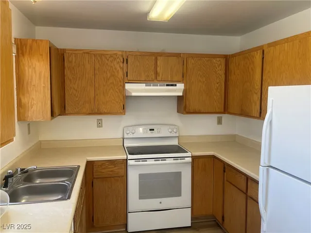 $1,300 | 165 South Mount Charleston Drive East, Unit B, Pahrump, NV 89048