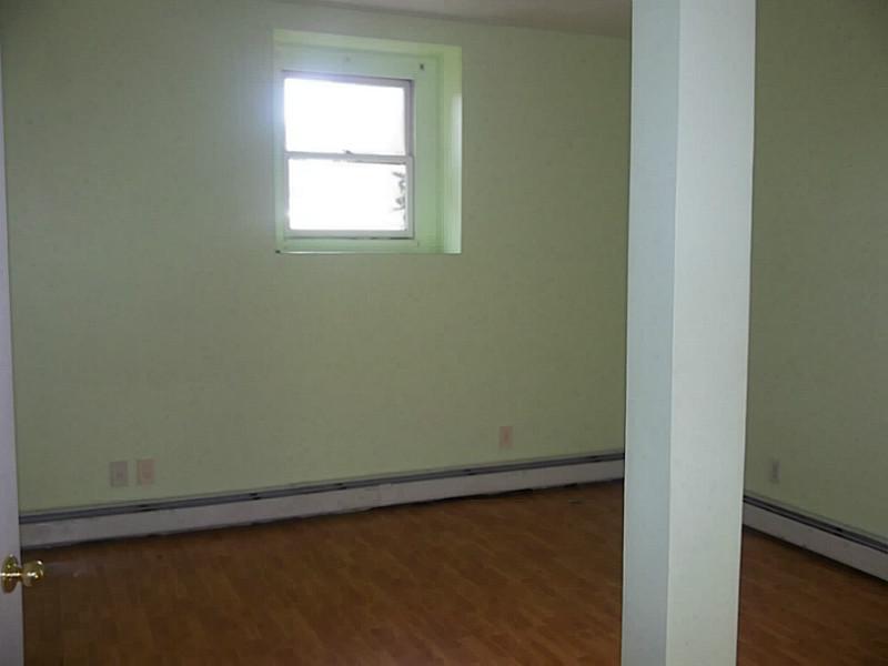 213 Tennyson Road Warwick, RI 02888 - Photo 7 of 10 Den/Family/Great Room.