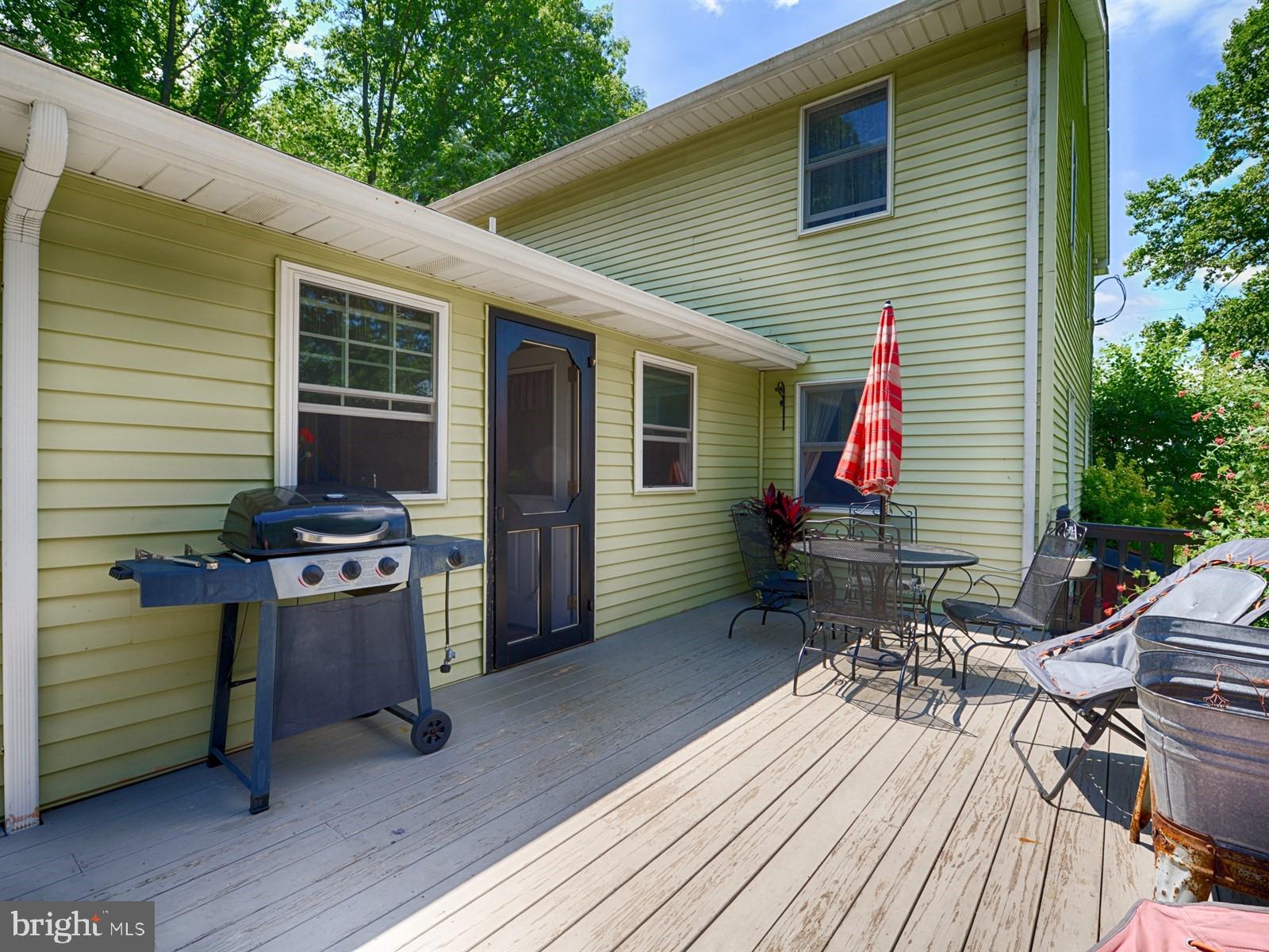 929 Mt Pleasant Road Quarryville, PA 17566 - Photo 21 of 29 Deck
