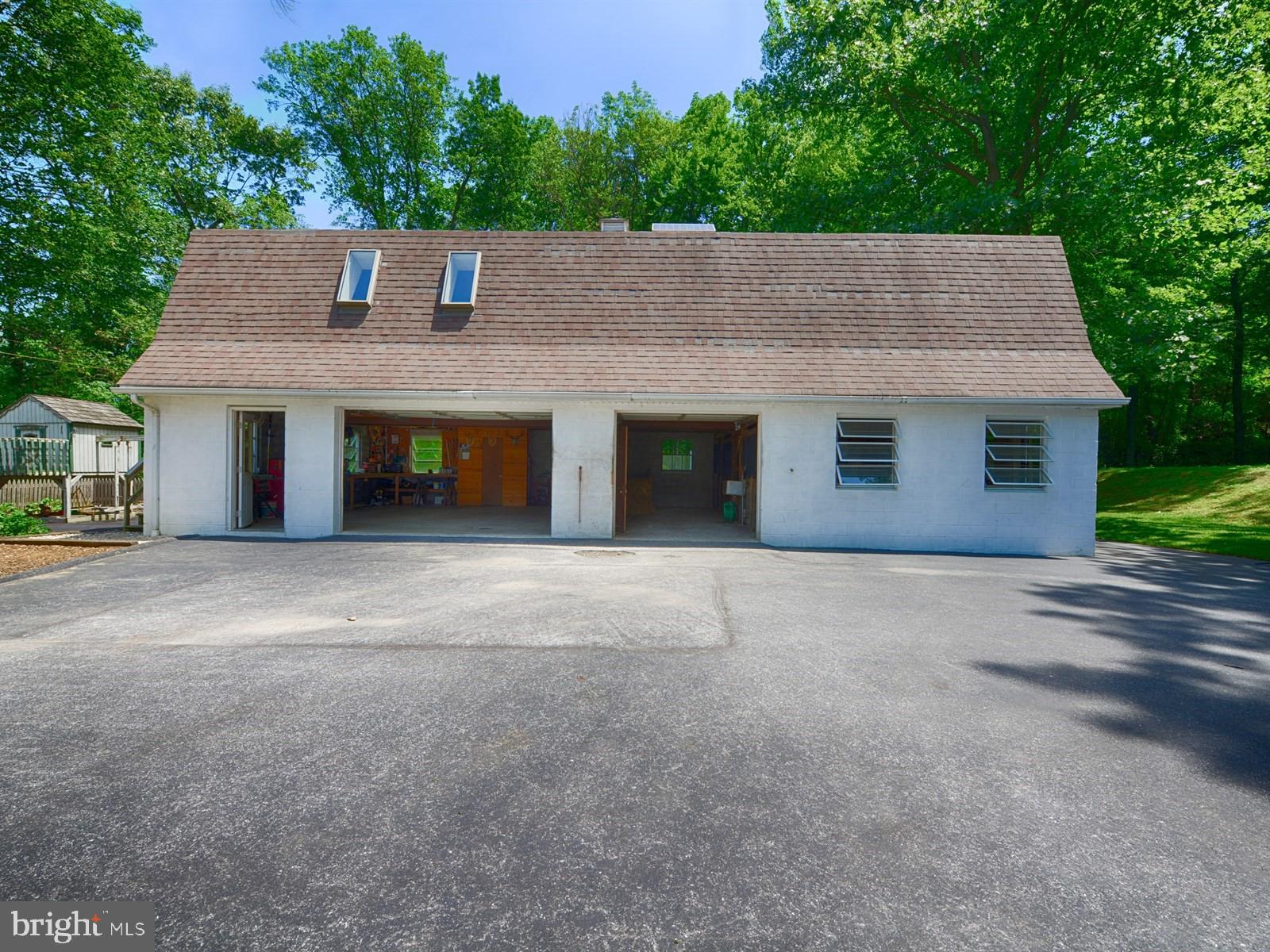 929 Mt Pleasant Road Quarryville, PA 17566 - Photo 24 of 29 Barn/Garage