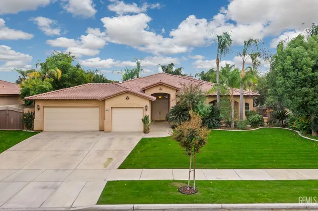 $749,999 | Undisclosed Address, Bakersfield, CA 93312