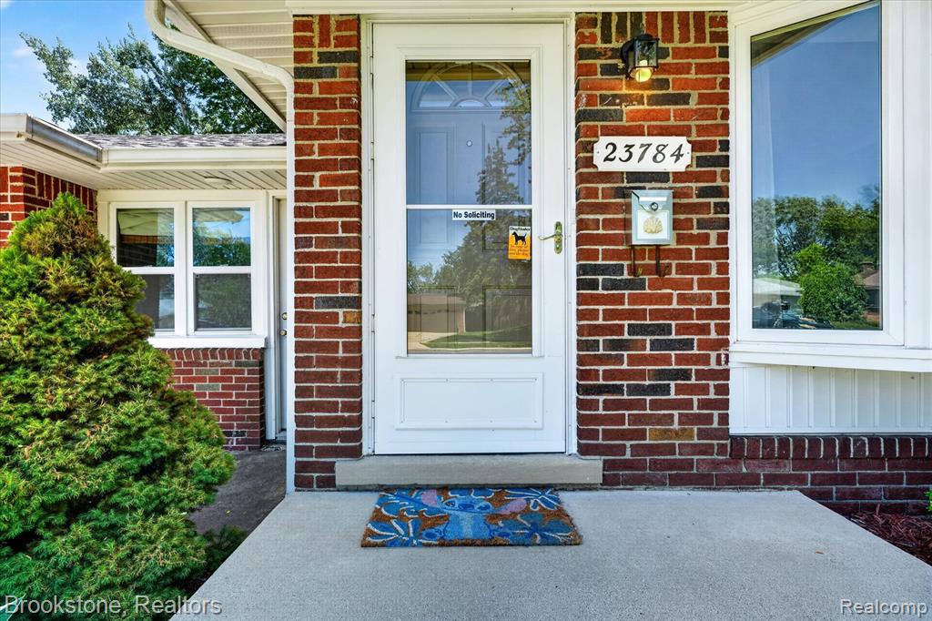 23784 Linne Street Clinton Township, MI 48035 - Photo 4 of 45